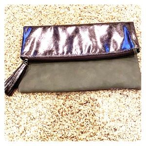 NEW Metallic Lord & Taylor Clutch 👛